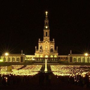 Meet your Posher, Leonora